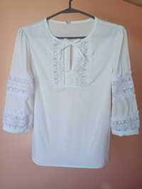 Детская белая блузка с белым кружевом (вышиванка) б/у, рост 152