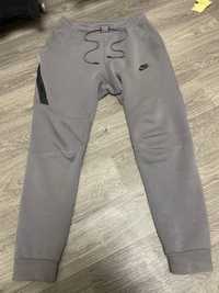 Nike tech fleece pants