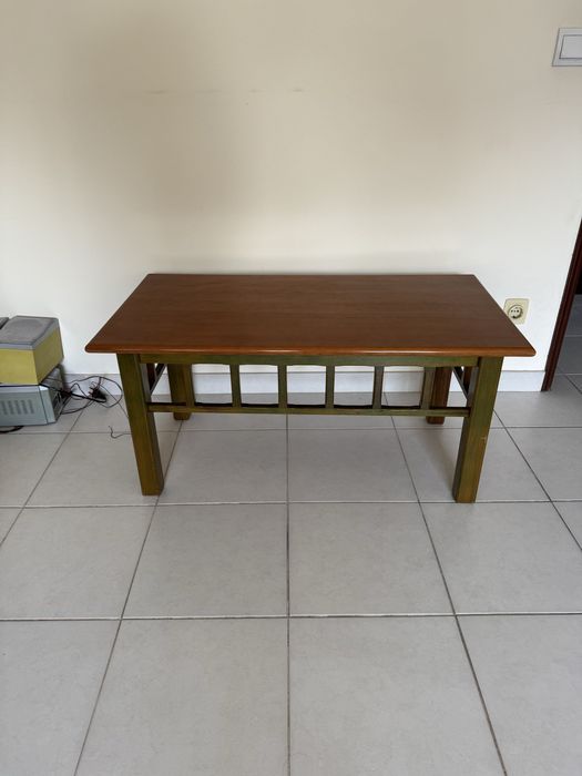 Mesa de café de madeira