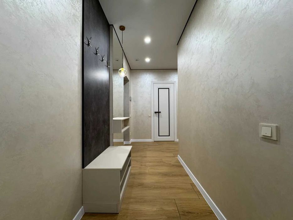 Терміново! Укомплектована двокімнатна поблизу ТРЦ "Veles Mall"