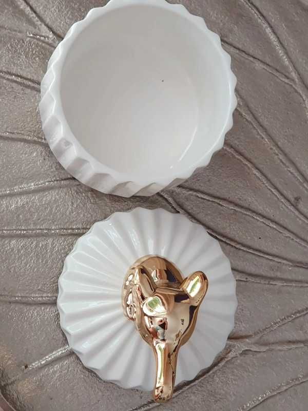 Pojemnik ceramiczny ze słoniem