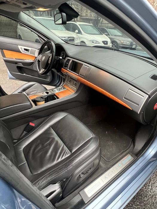 Продам терміново jaguar XF 3,0 148к пробігу