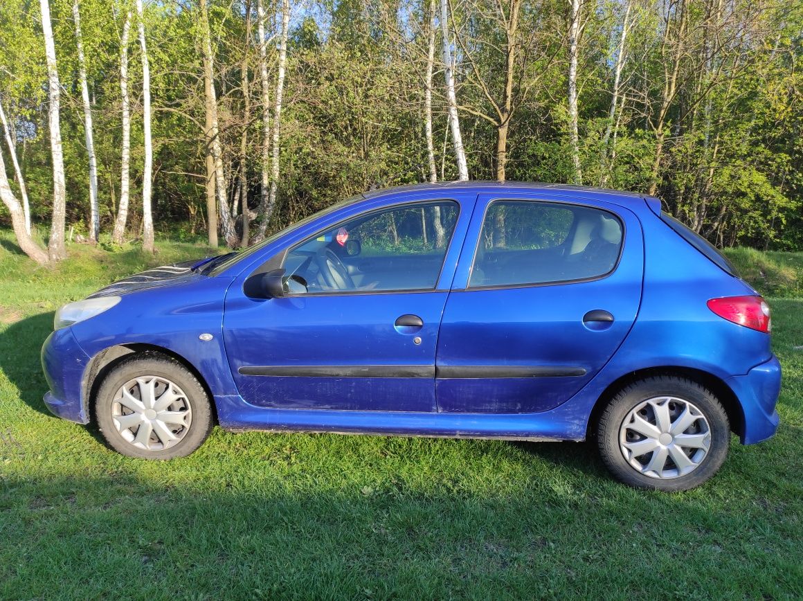 Продам Peugeot 206+ бензин 1.1