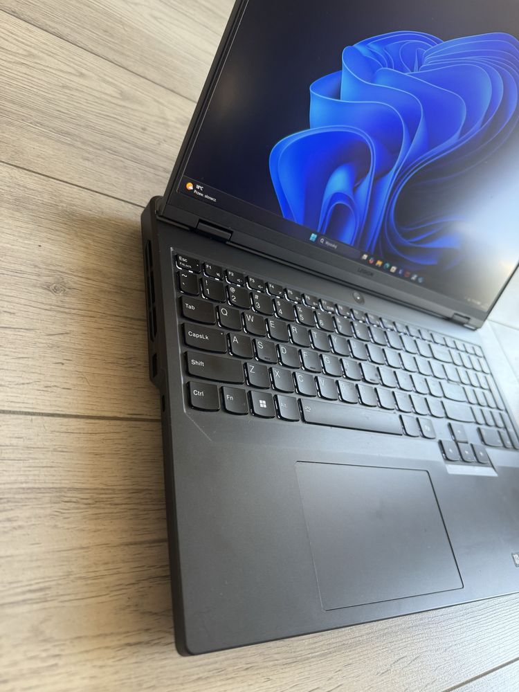 Lenovo Legion Pro 5 16IRX9 16" 240Hz i5-14500HX 32GB ,1TB ,RTX4060 8GB