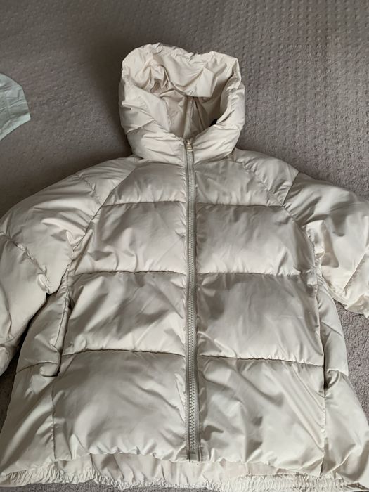 Куртка на дівчинку Зара. Ціна -800 грн.