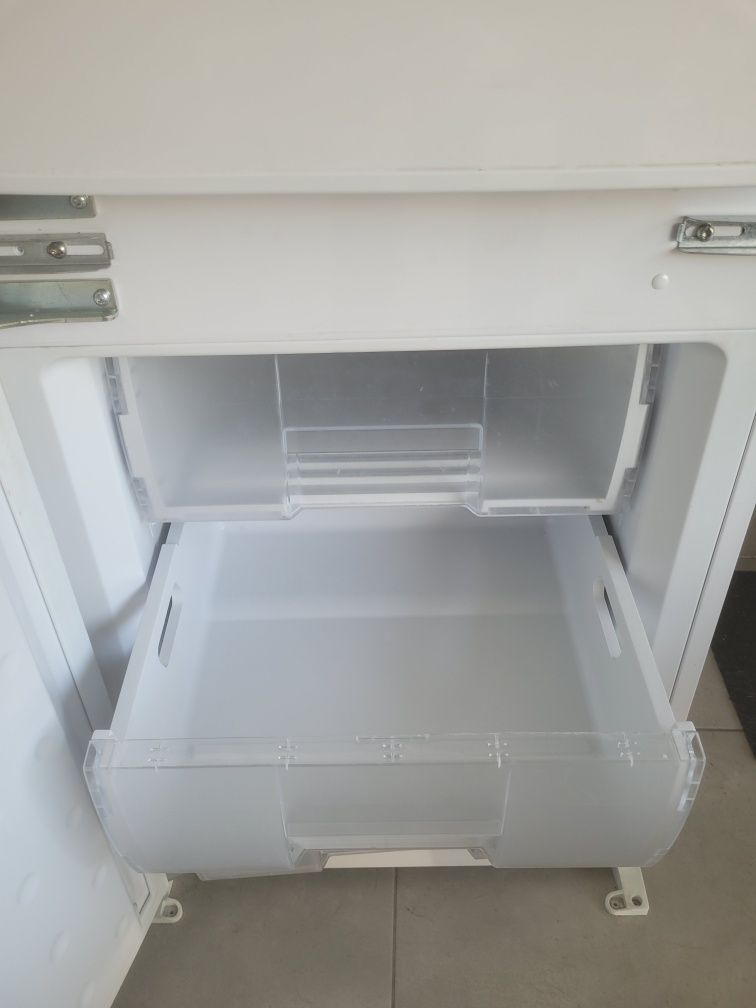 Lodówka BEKO CBI 7705