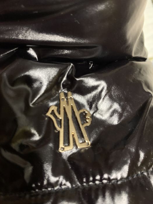 Жіночий пуховик Moncler короткий