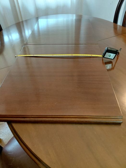 Conjunto mesa e cadeiras