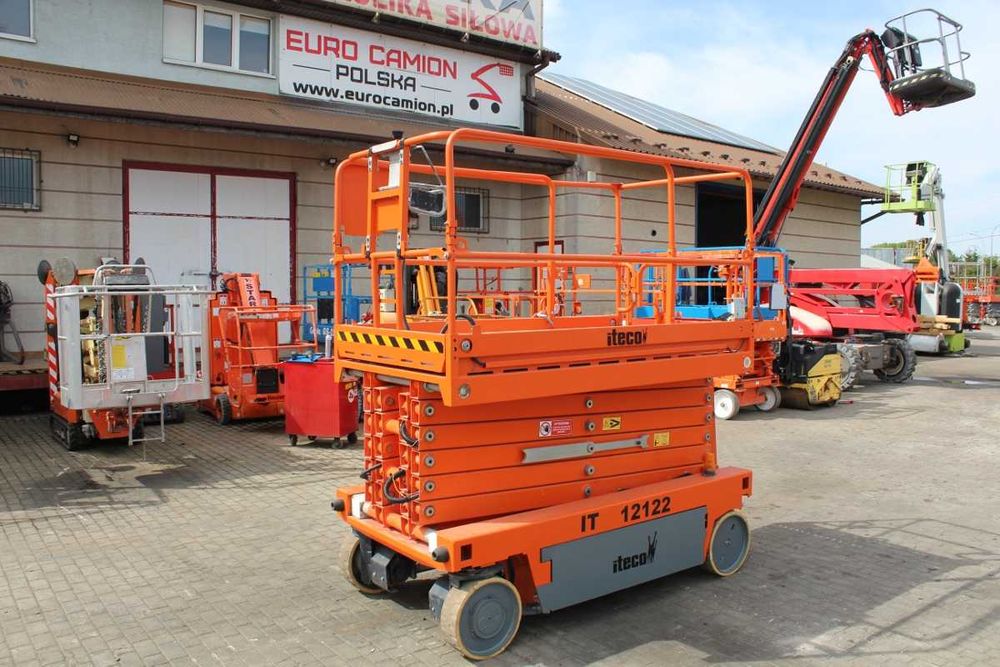 Iteco IT12122 nożycowy podnośnik zwyżka 14 m haulotte genie 4047 jlg