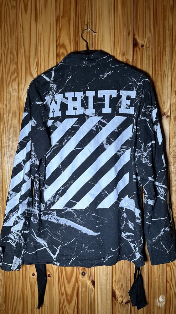 Курточка off white