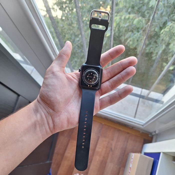 Smartwatch preto