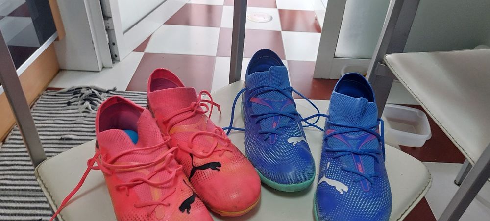 Chuteiras PUMA Originais Tamanhos 35.5 e 35 Usadas 4 vezes