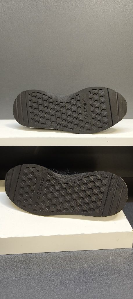 Кроcсовки adidas