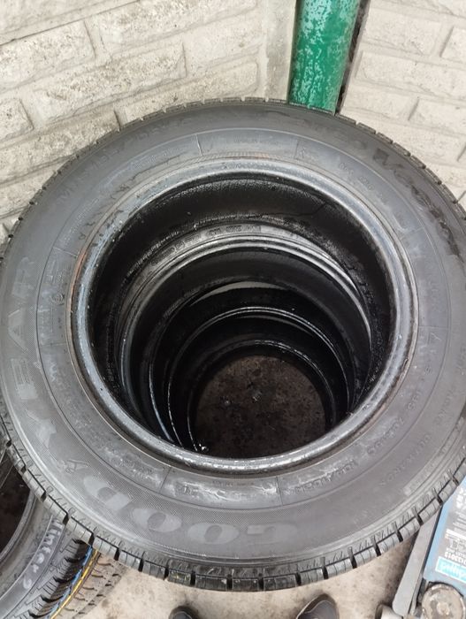 Одна зимова шина Goodyear 195/70/15c