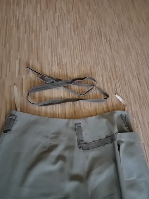 Fajne spodnie swobodne. Damskie, beżowe.