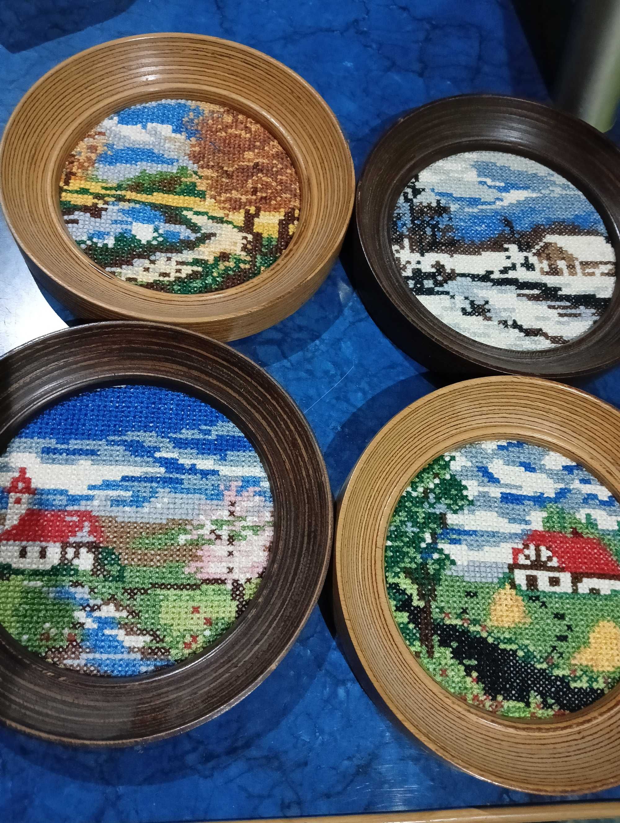 Haft krzyżykowy cztery pory roku