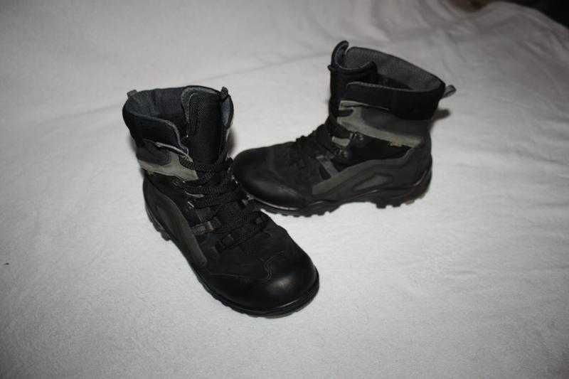 Чоботи фірми ecco 37 розміру за устілкою 23,5 см.