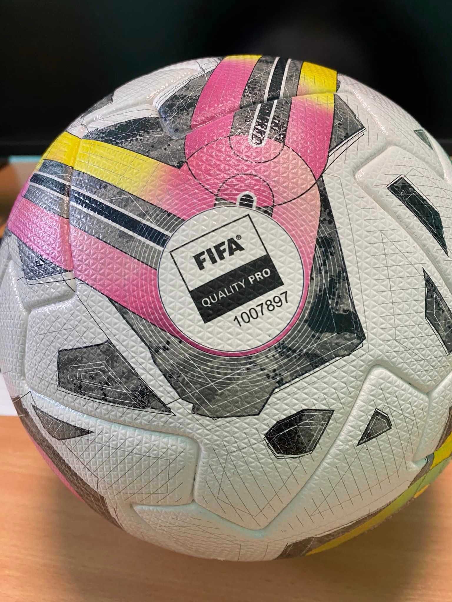 Футбольний м'яч Adidas Fussballliebe Euro 2024 League Box