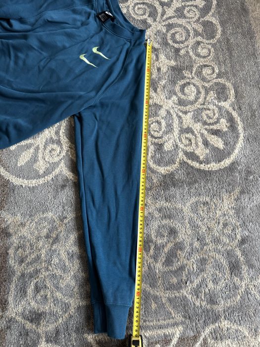 Продам свитер найк