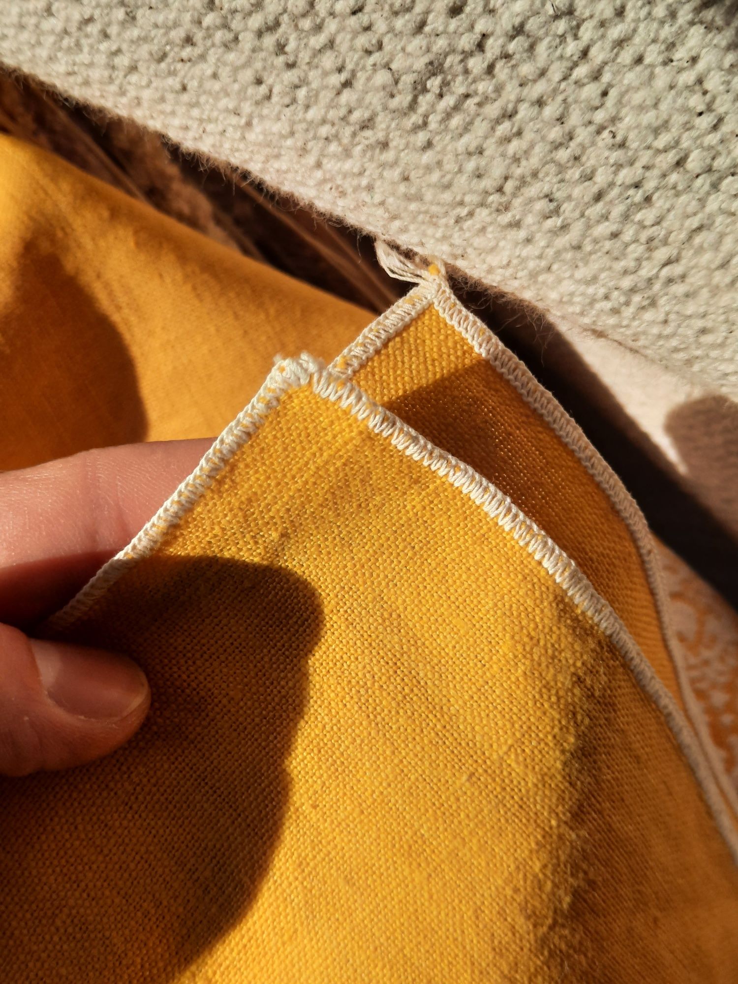 Żółty obrus białe hafty vintage rustykalny wieś retro bieżnik len płót