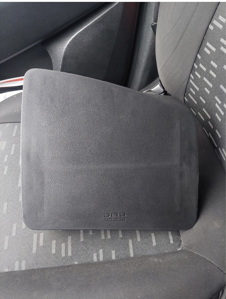Заглушка накладка подушки безпеки,airbag пасажира Mitsubishi Outlander