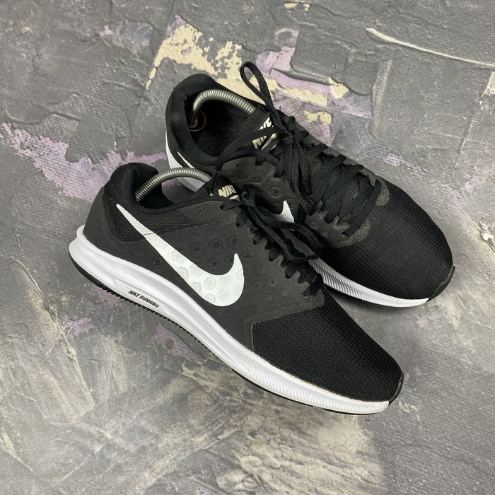Кроссовки для залу найк Nike Downshifter 7 852466-010
