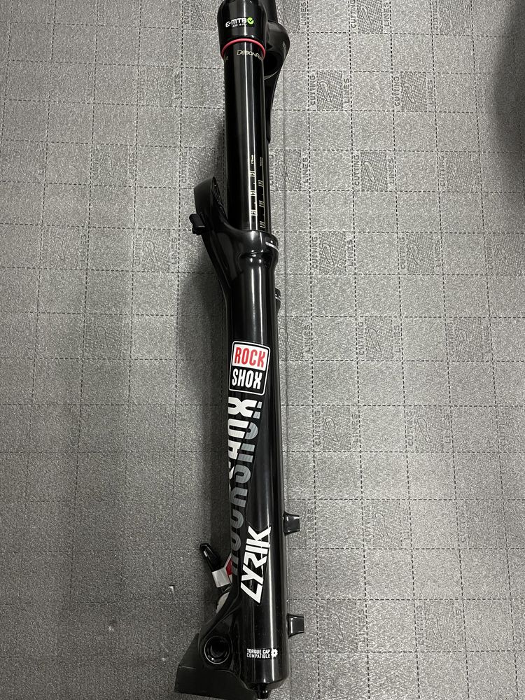 Amortyzator rock shox lyrik debon 170 mm 27,5 +