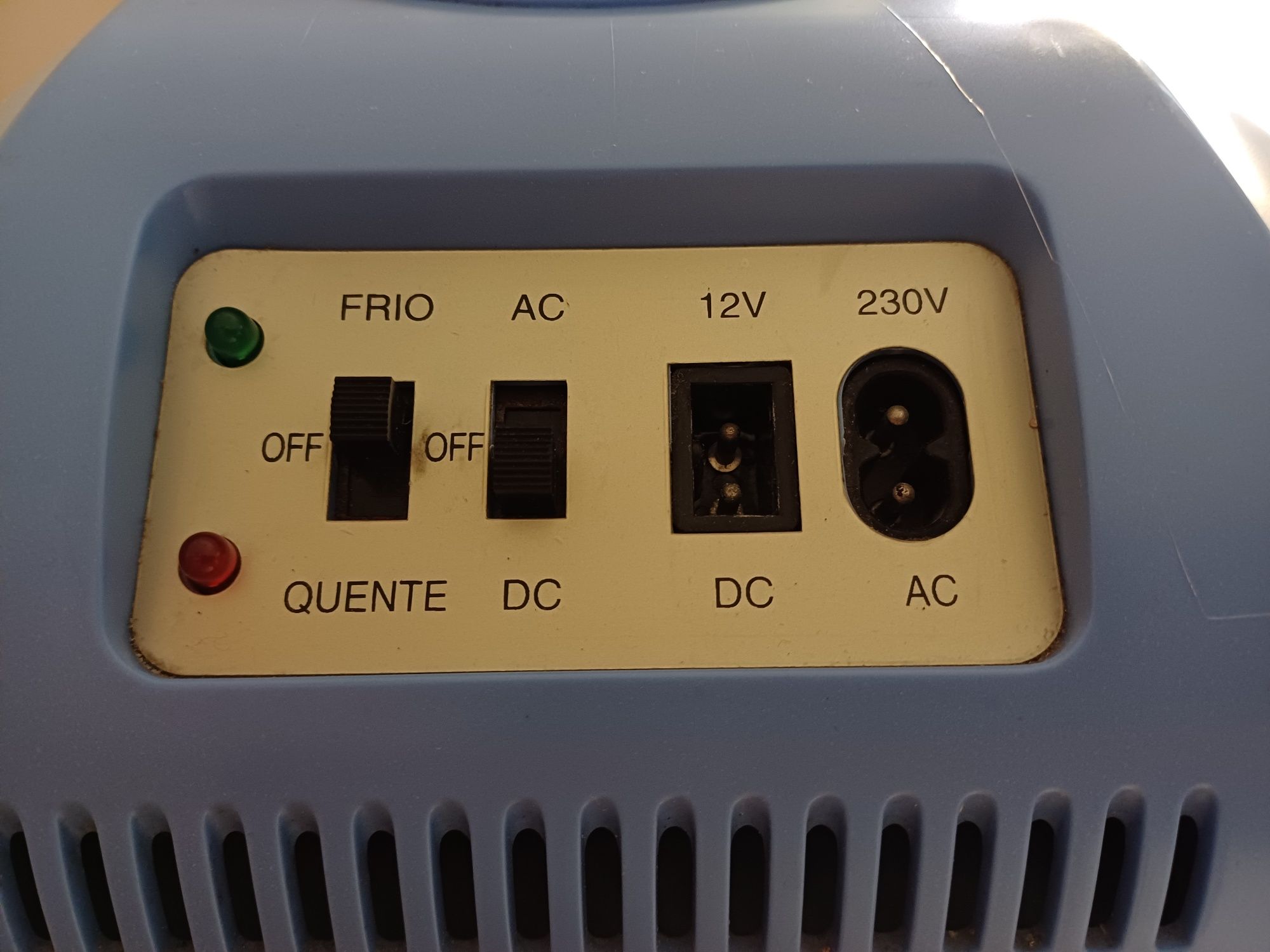 Geleira 12v e 220v
