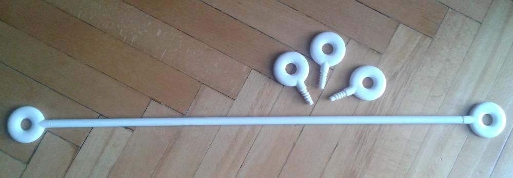 Rurki stalowe z okrągłymi zakończeniami.