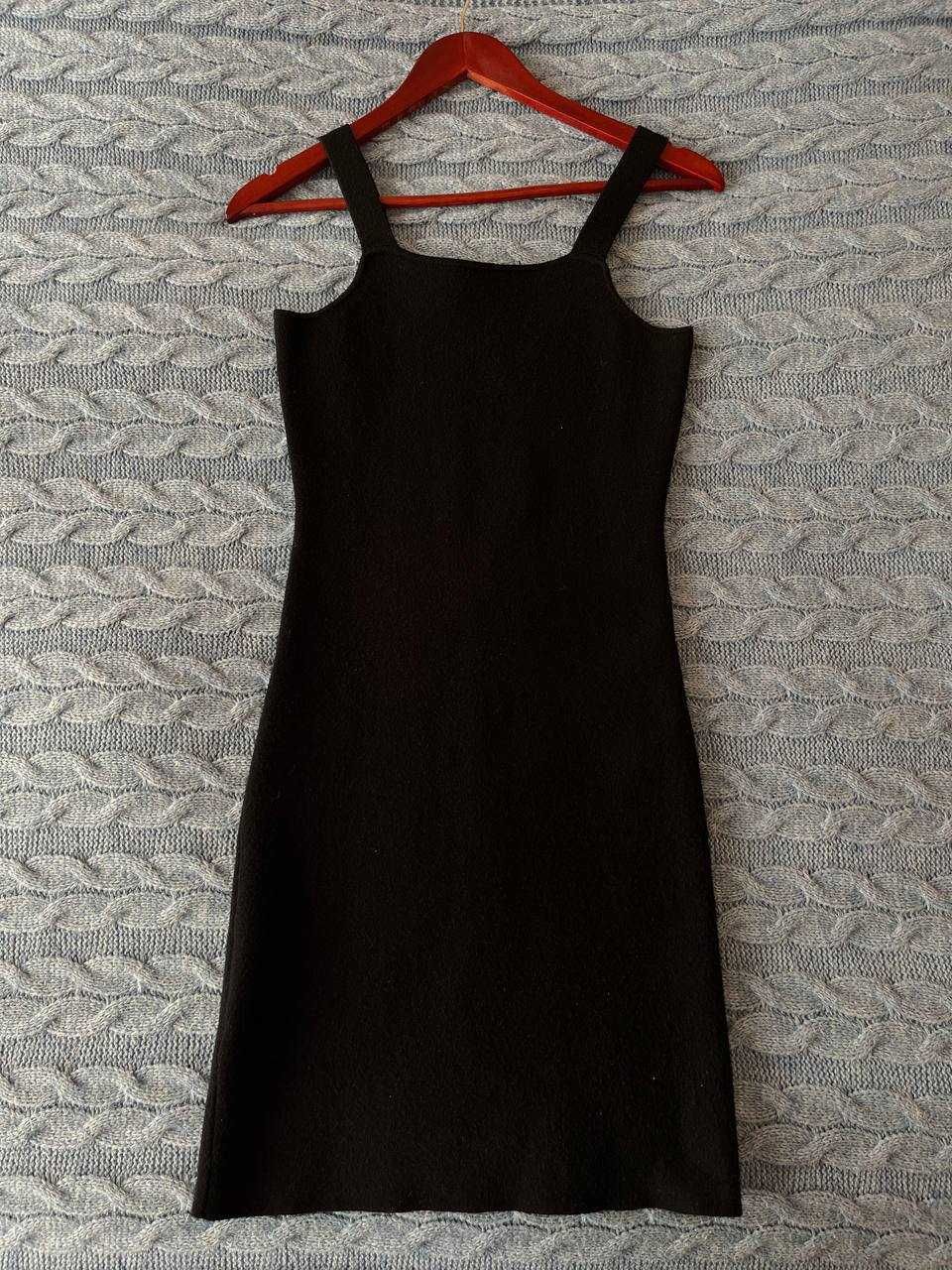 чорне плаття Mango