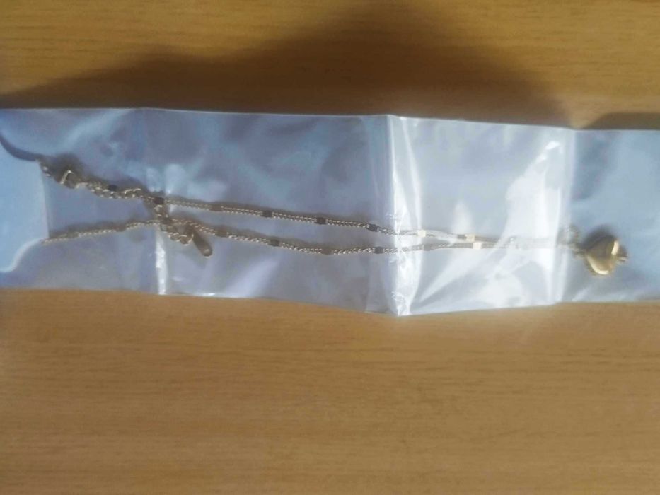 Conjunto de vários tipos de anéis e Joias elegantes