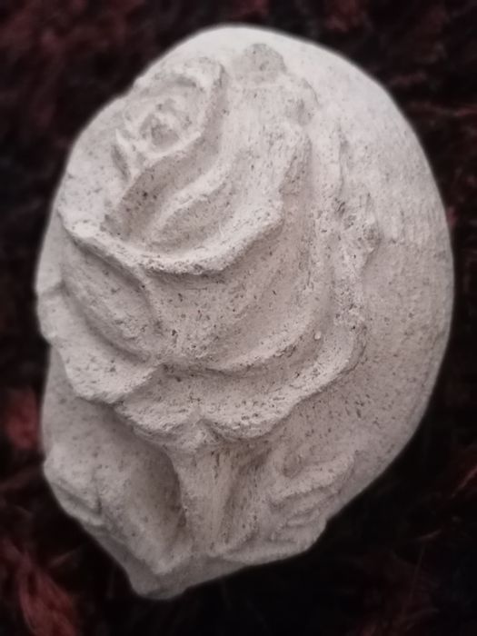 Pedras esculpidas de decoração muito bonitas