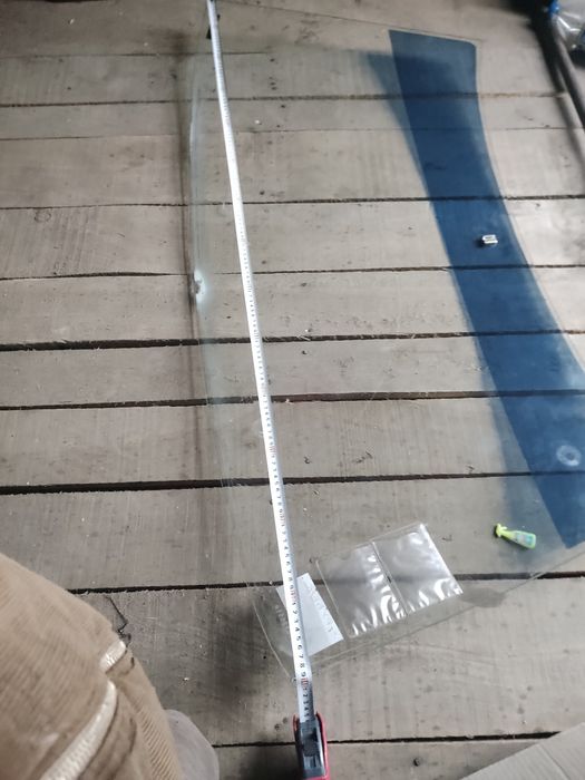 стекло лобовое Renault 9