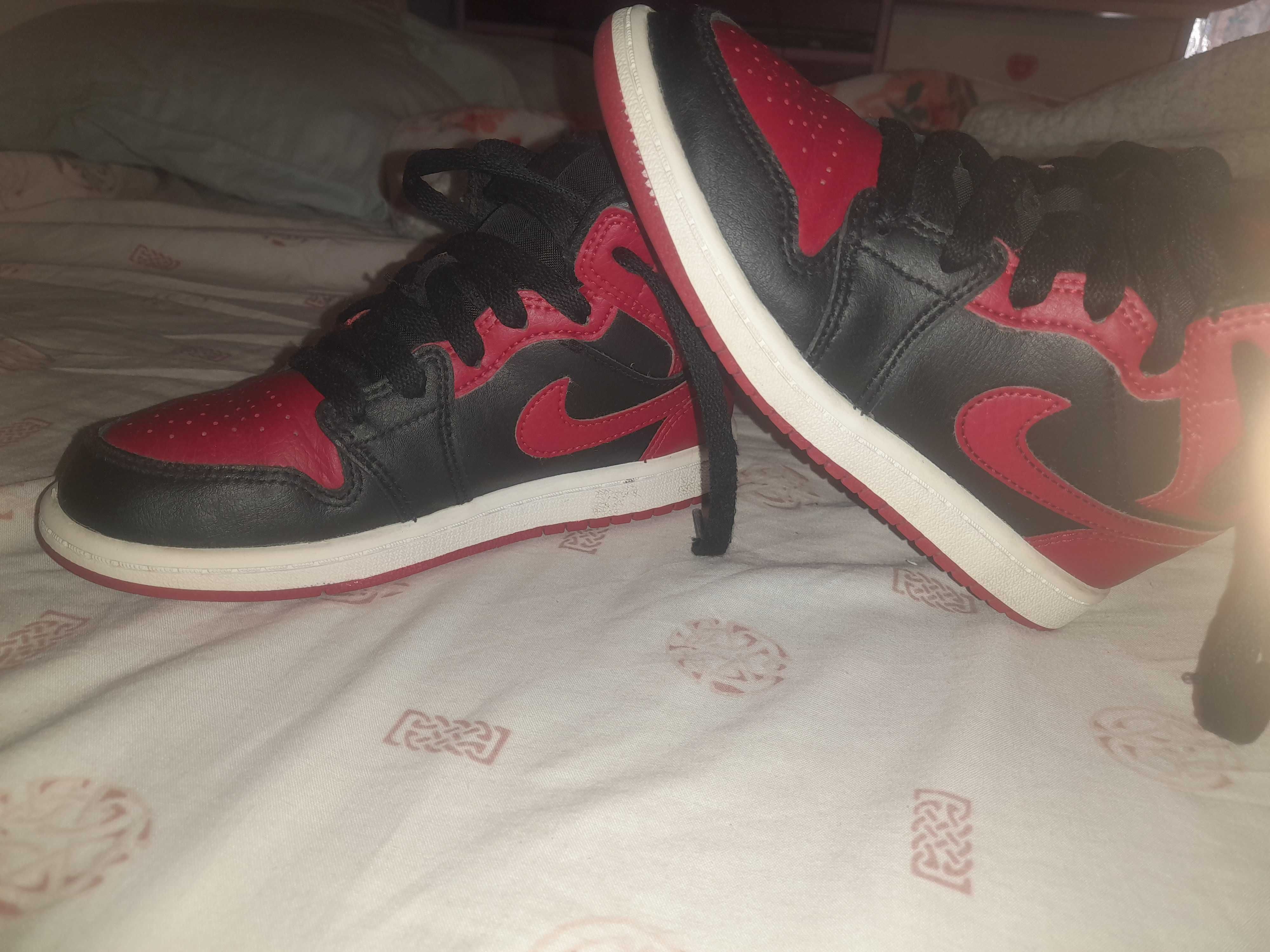 Vendo tenis jordan originais tamanho 31