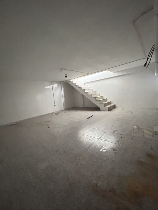 Loja 2 pisos - 89 m²