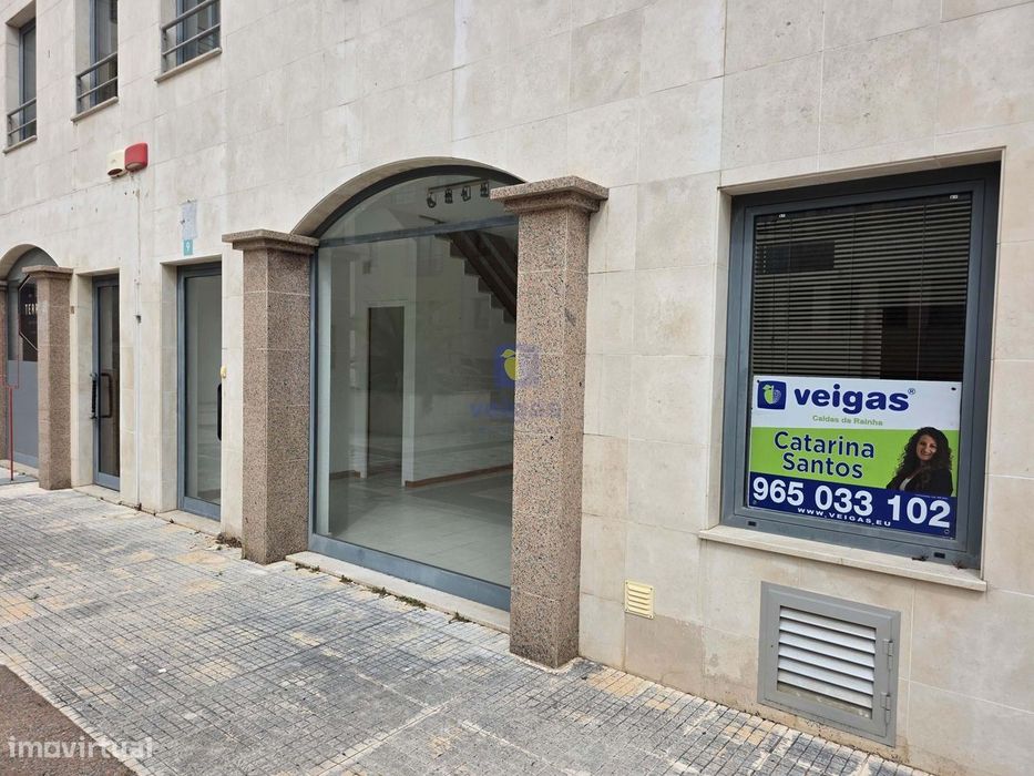 Loja de 2 Pisos no Centro da Cidade