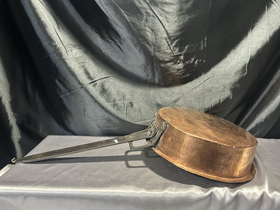 Stara patelnia miedziana – duży rozmiar – kuta rączka – dekoracja