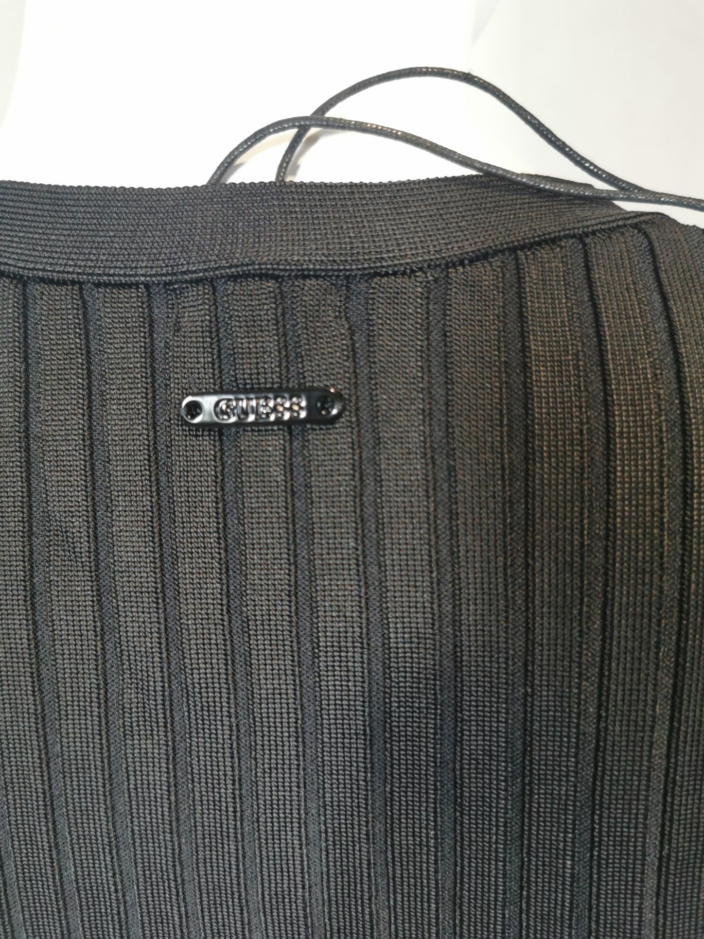 Nowy oryginalny sweter damski Guess rozmiar S czarny