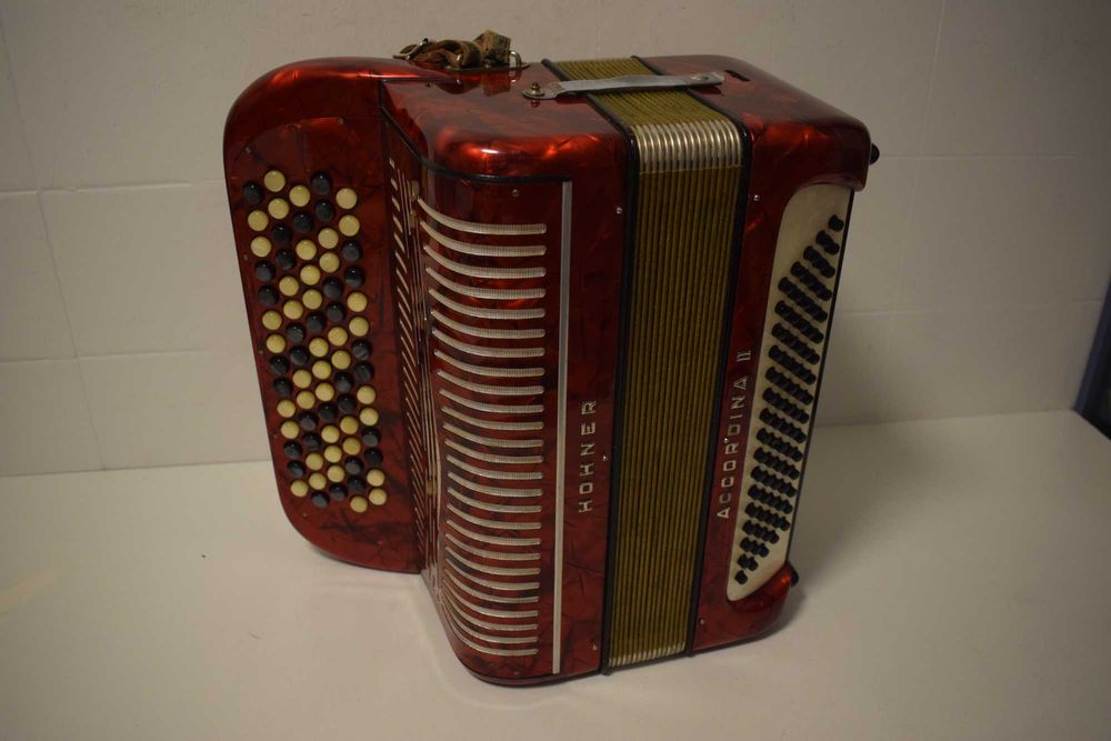 Acordeao Hohner acordina 2 Voz. N 261