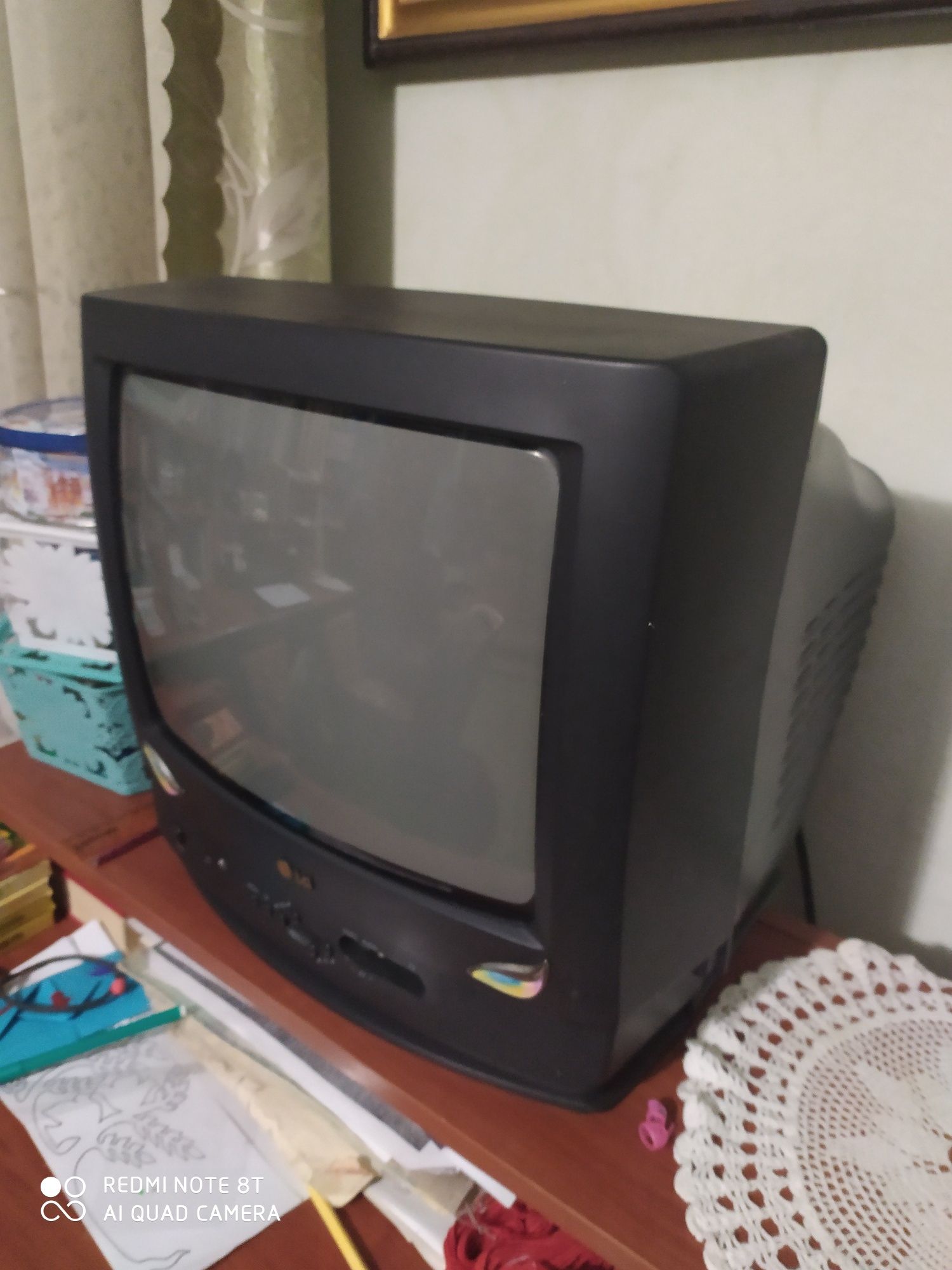 Продам  хороший телевизор LG