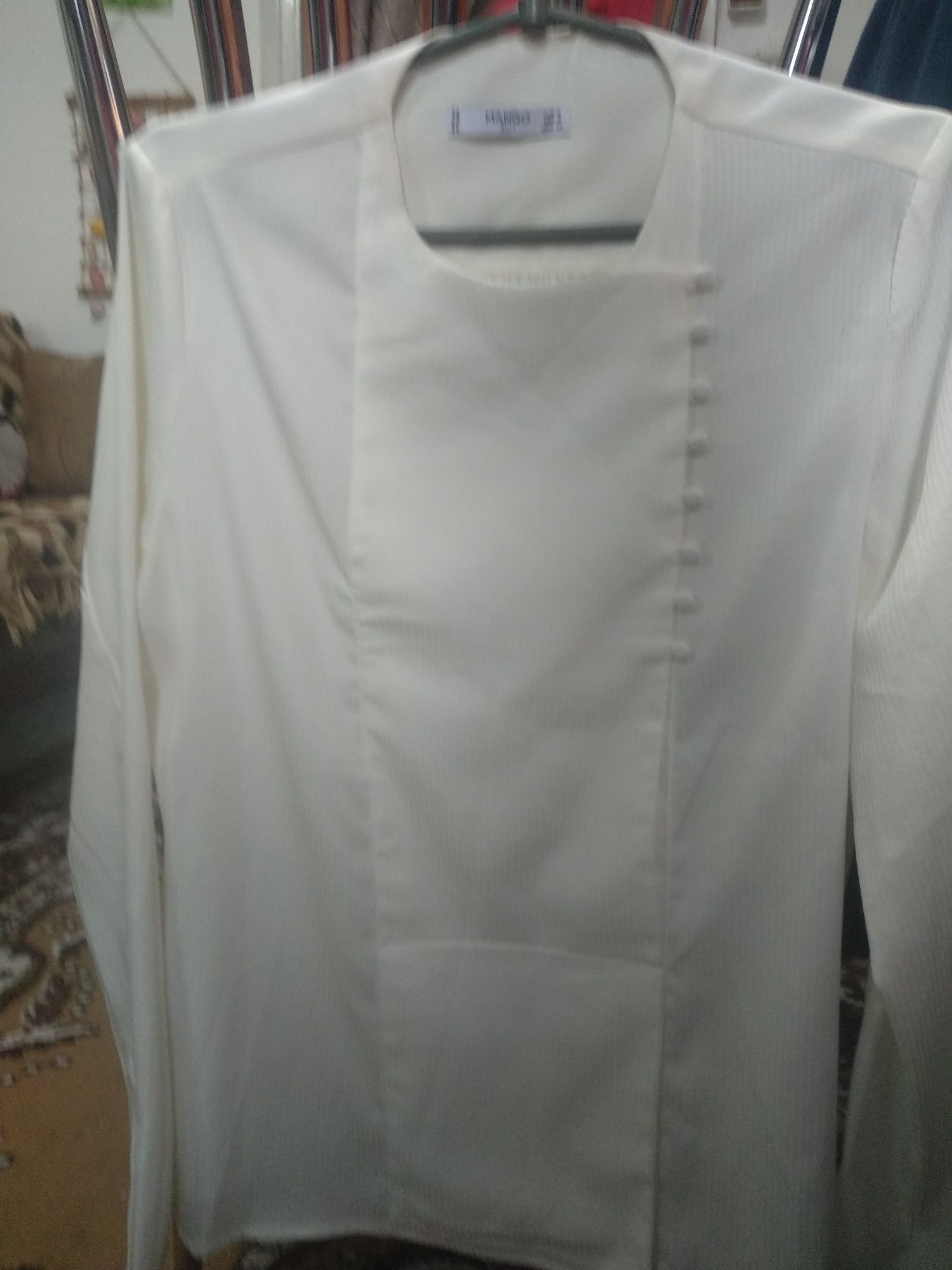 Женская блузка фирмы MANGO, размер S