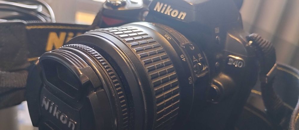 Фотоаппарат Nikon D40 + объектив