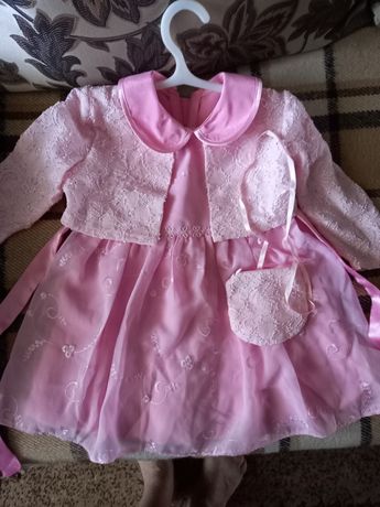 Нарядное детское платье на девочку 3 -4 лет.