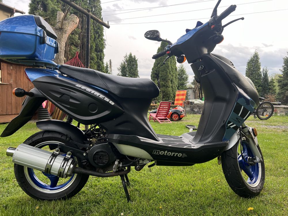 Skuter Motorro 2007r + dwa kaski w zestawie