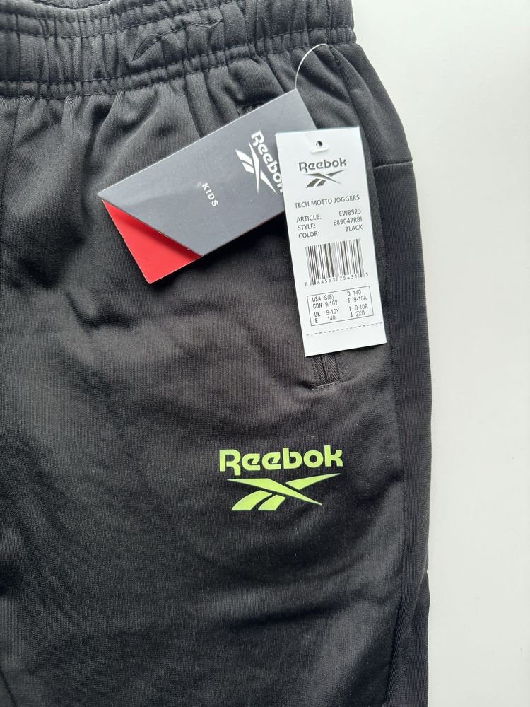 Reebok утепленные джоггеры ew8523.  9-10 років