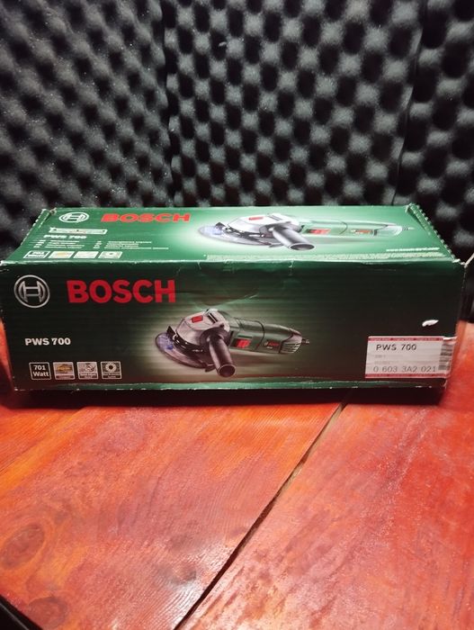 Нова кутова шліфмашина Bosch PWS 700