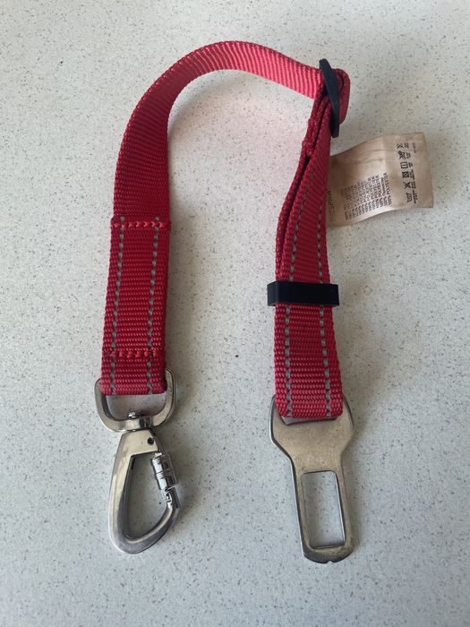 Pas bezpieczeństwa dla psa lub kota do samochodu