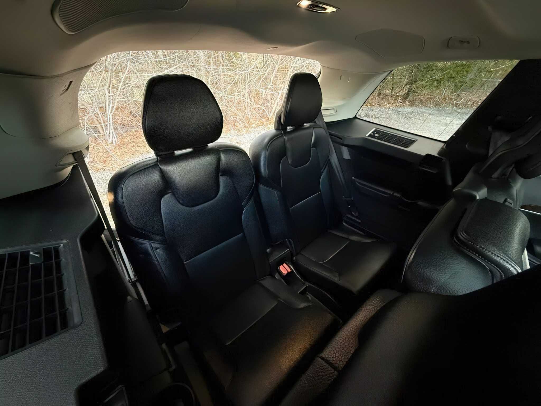 Volvo XC90    2017