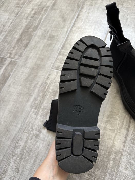 Нові чоботи zara
