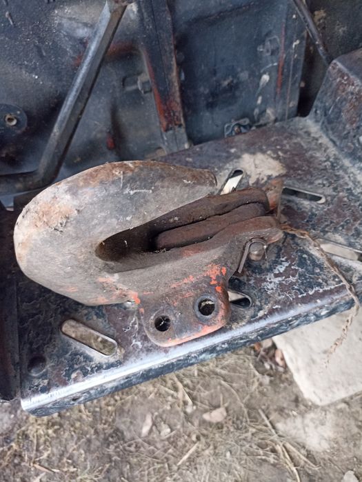 Części do maszyn rolniczych koparka , kosiarki bijakowe i t25